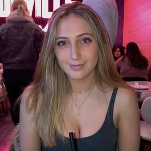 Meet your Posher, Danielle